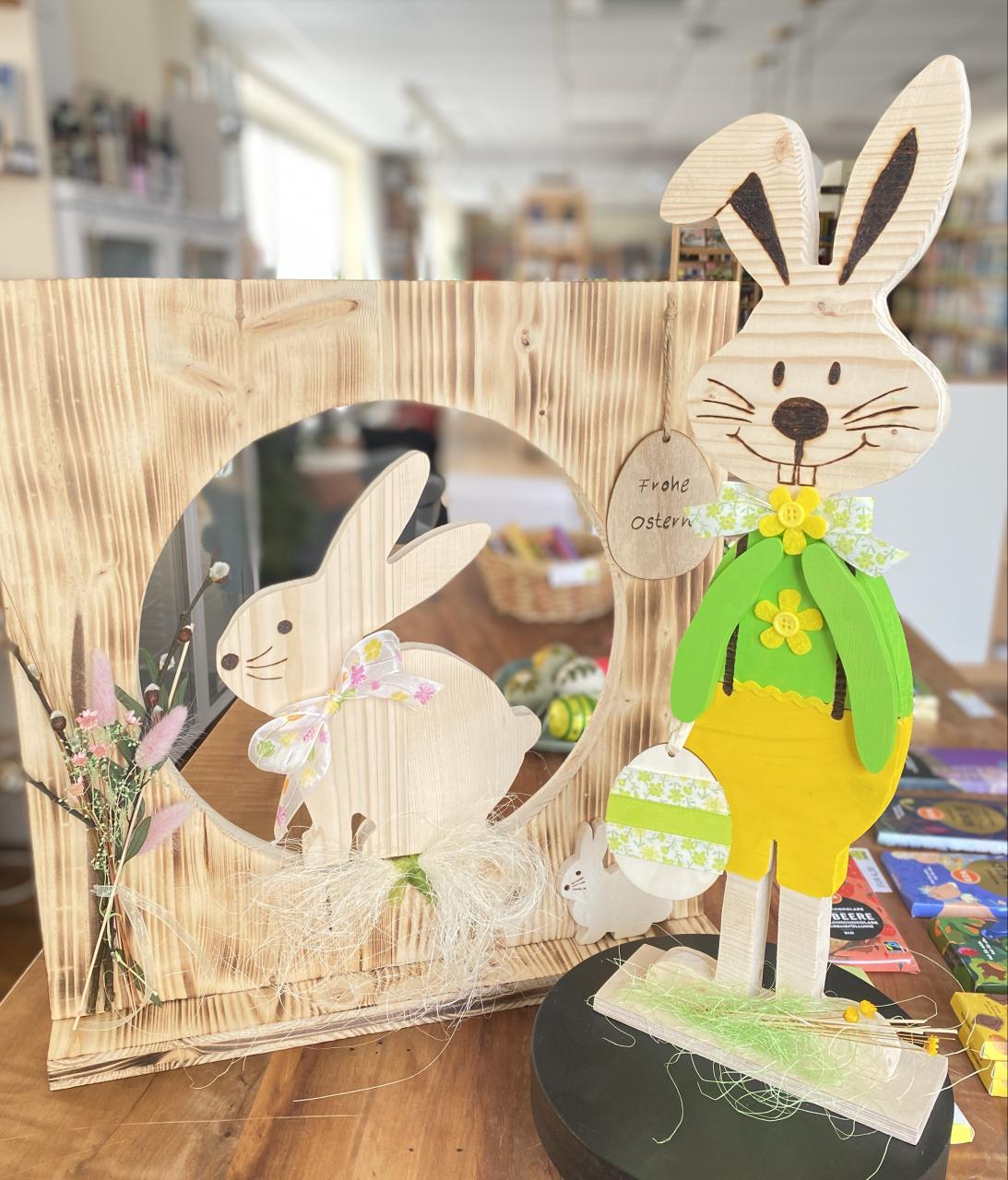 Ein aus Holz ausgeschnittener Hase